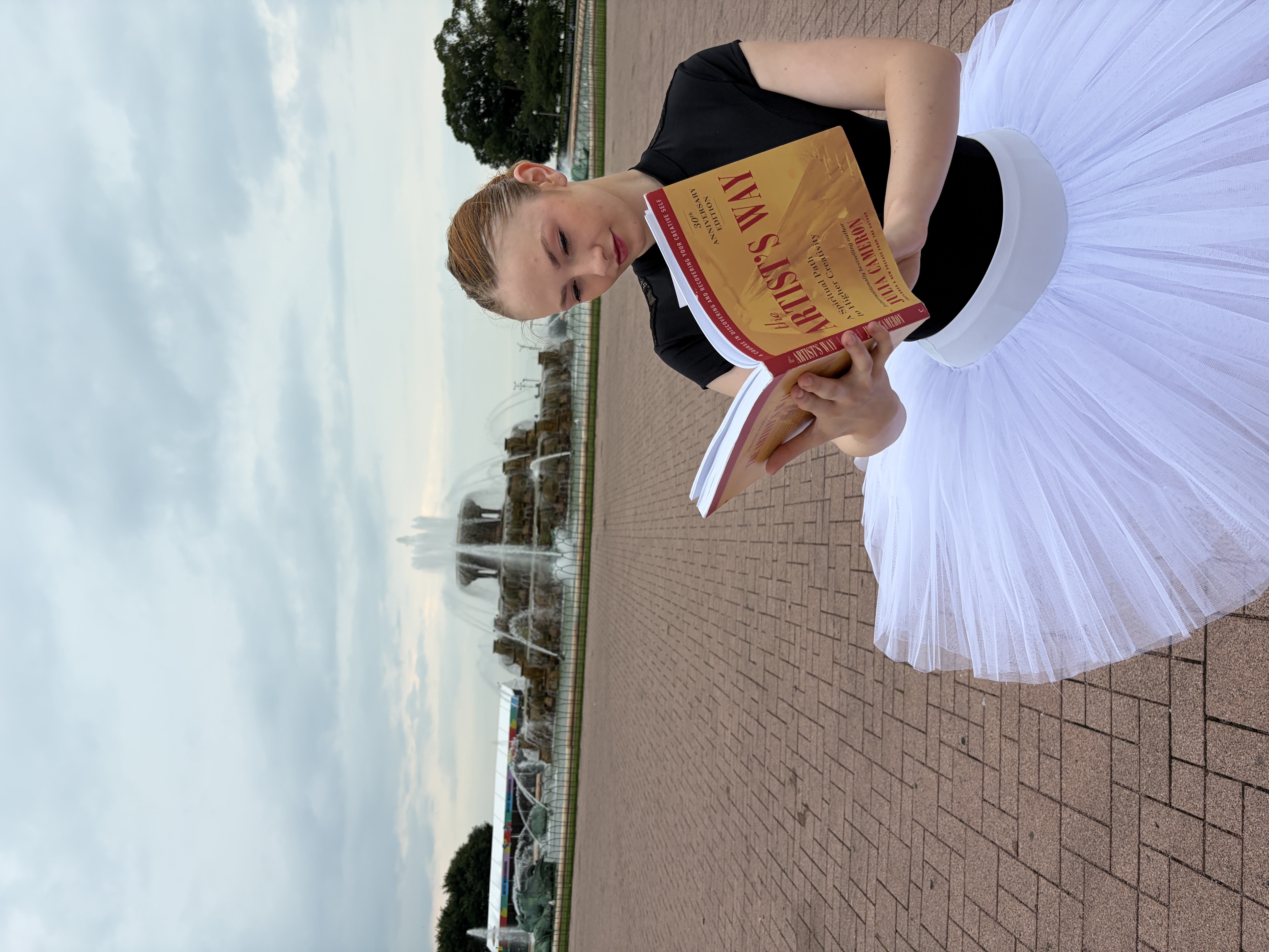 Ballerina figure drawing at Buckingham Fountain